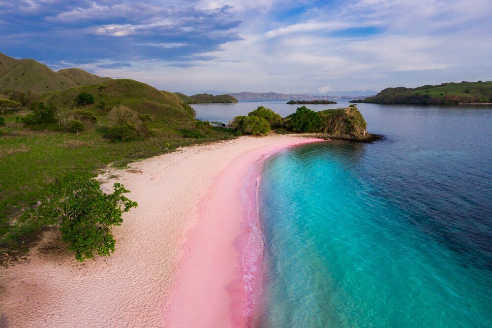 Pink-Beach-Komodo-Island