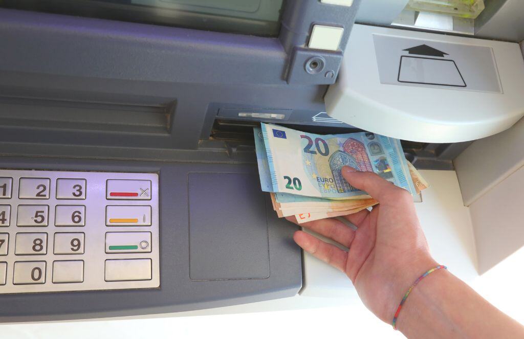ATMs in France - Can I Use My Australian Debit & Credit Cards in France?